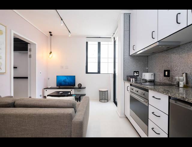 1 BEDROOM APARTMENT FOR SALE IN SEA POINT